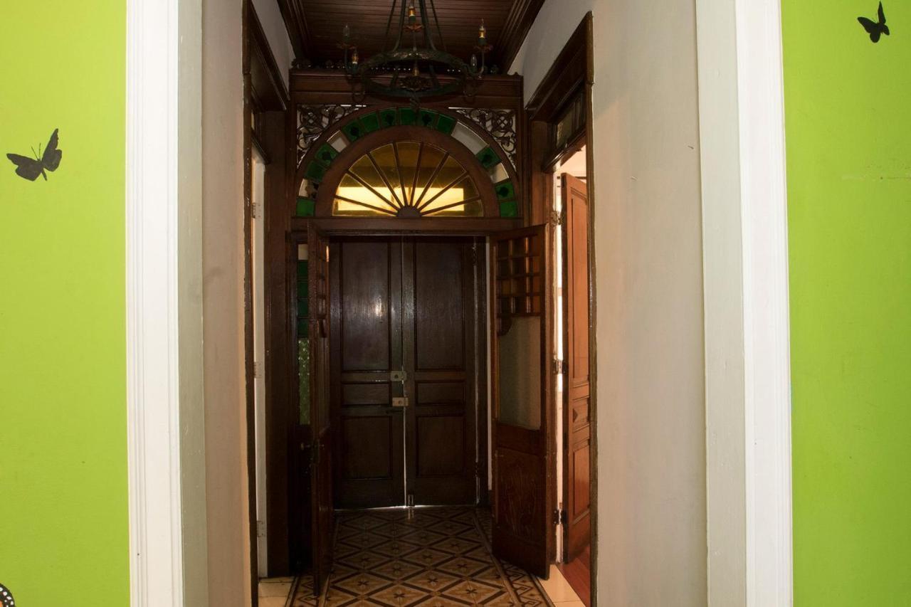Casa Mayela Guest House Сан-Хосе Экстерьер фото