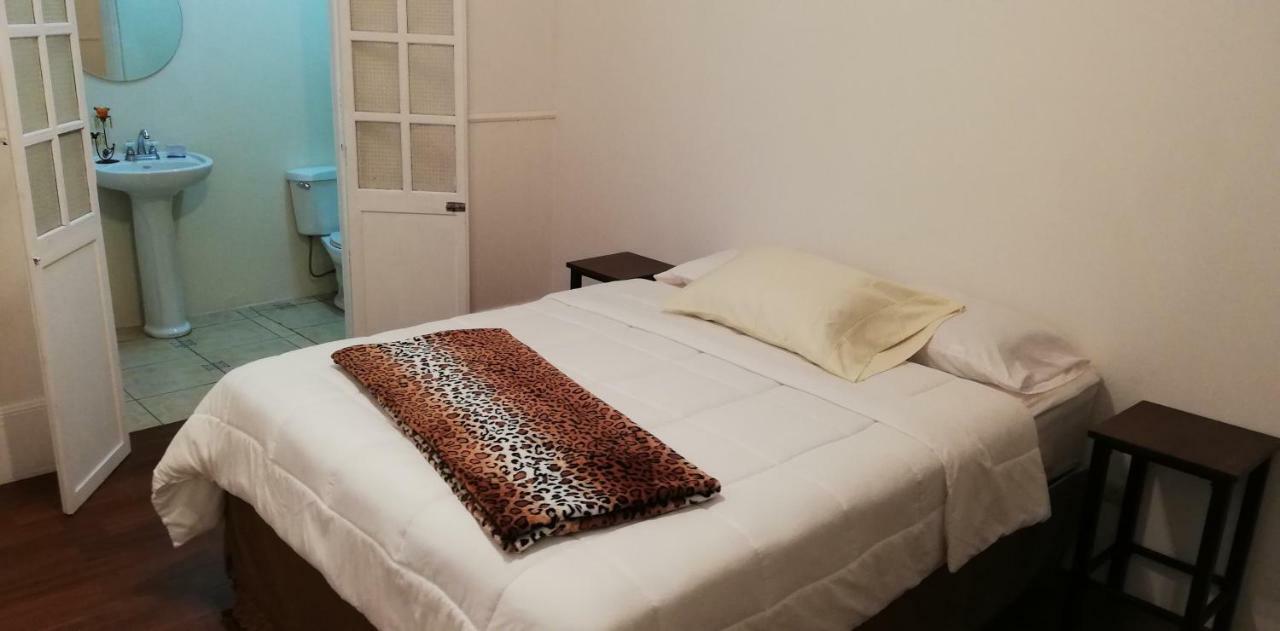 Casa Mayela Guest House Сан-Хосе Экстерьер фото