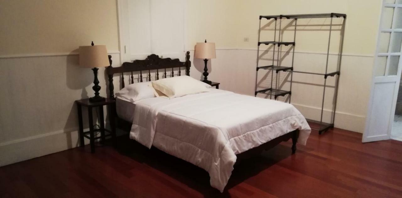 Casa Mayela Guest House Сан-Хосе Экстерьер фото