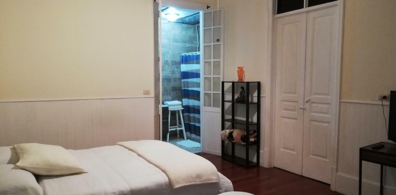 Casa Mayela Guest House Сан-Хосе Экстерьер фото
